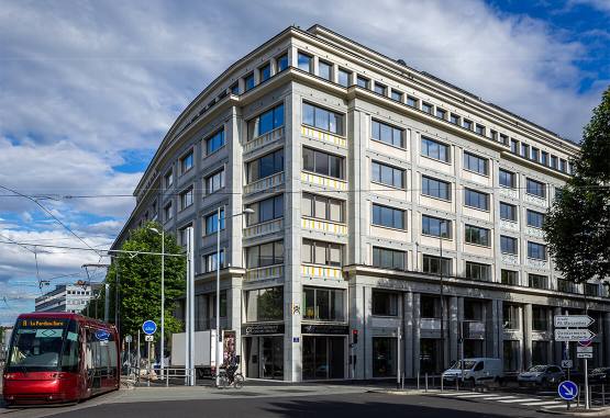 credit-agricole-clermont-ferrand-facade-siege